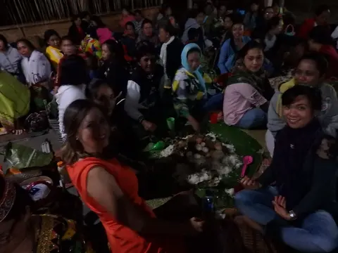 Makan sehidangan dalam budaya Bádáꞌ (Modulu-dulu)