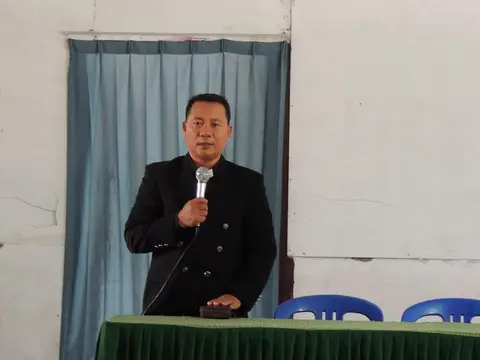 Pembukaan Lokakaria oleh Ketua Umum MajelisSinode GKST.